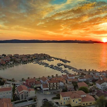 Apartments And Rooms By The Sea Bibinje, Zadar - 6199 エクステリア 写真