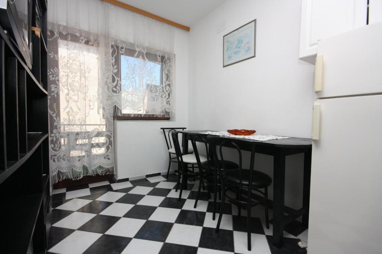 Apartments And Rooms By The Sea Bibinje, Zadar - 6199 エクステリア 写真